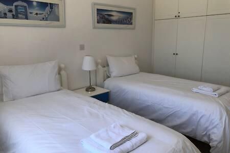 Kings Palace - Superb 2 Bed Ground Floor Apartment Paphos Extérieur photo
