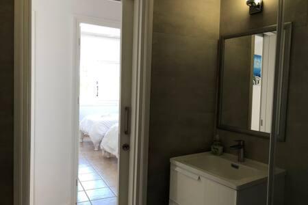 Kings Palace - Superb 2 Bed Ground Floor Apartment Paphos Extérieur photo