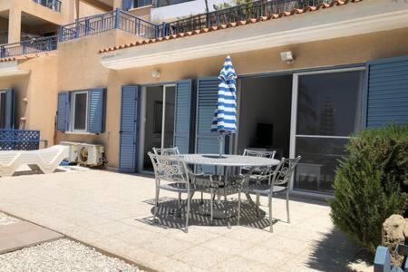Kings Palace - Superb 2 Bed Ground Floor Apartment Paphos Extérieur photo