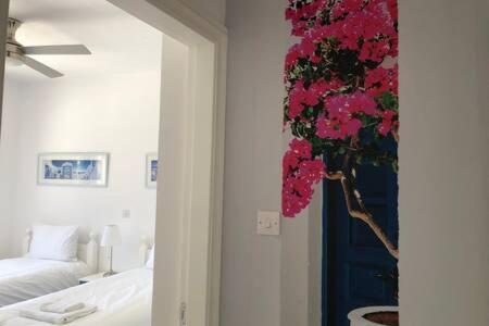 Kings Palace - Superb 2 Bed Ground Floor Apartment Paphos Extérieur photo