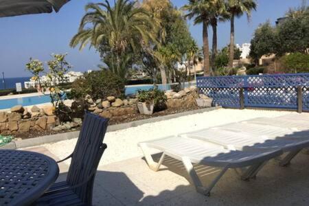 Kings Palace - Superb 2 Bed Ground Floor Apartment Paphos Extérieur photo